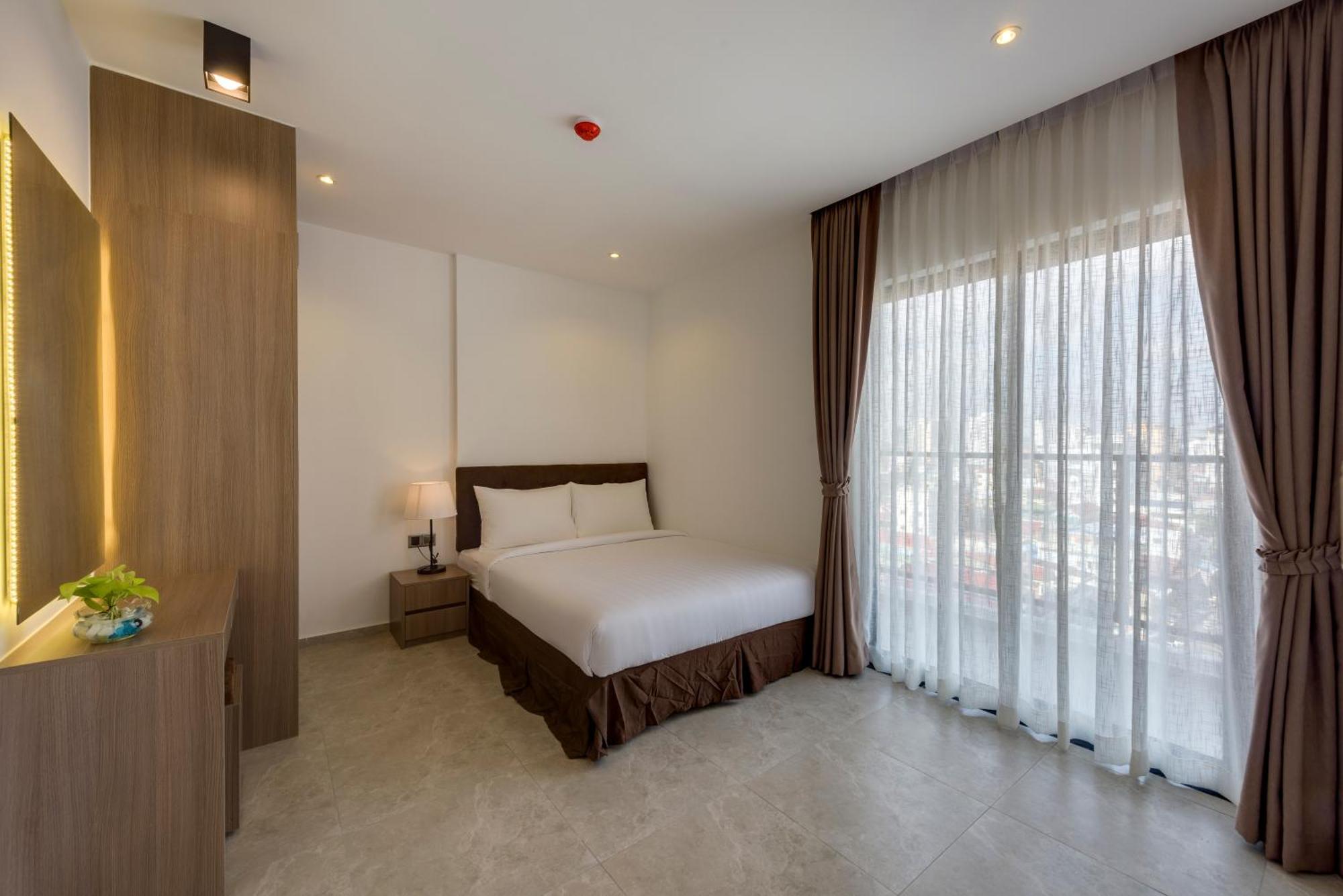 Residence 105 Hotel And Apartment Phnom Penh Room photo